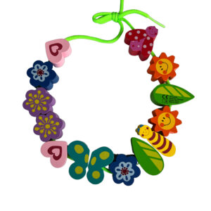 Spielzeugkette aus grossen Holzperlen