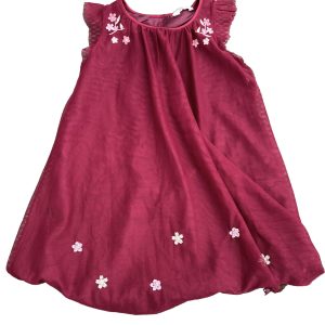Schönes, bordeauxrotes Chiffonkleid mit Blumen